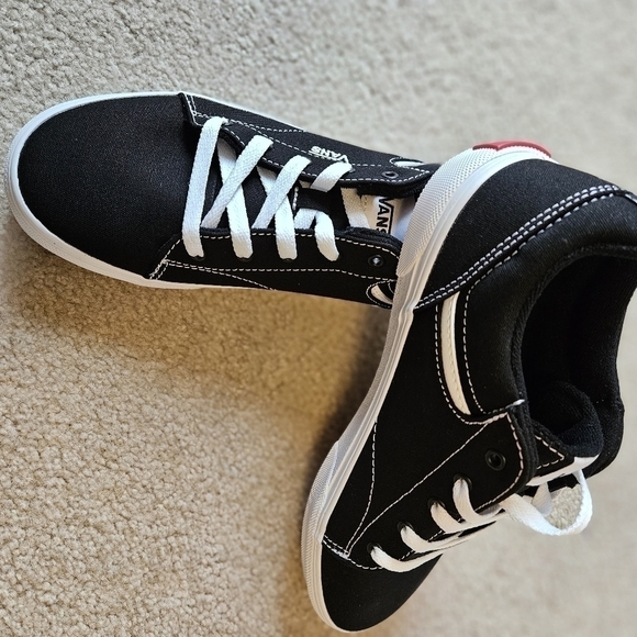 Vans Kids' Seldan Low Top Sneaker Big Kid in Black Size 5Y (NIB) - Picture 12 of 14